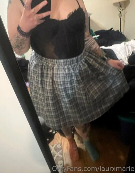 Обнаженная фотография утечки OnlyFans от Laurxmarie