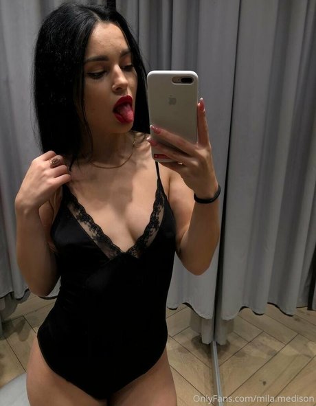 Foto di nudo di fuga di OnlyFans di Mila Moore