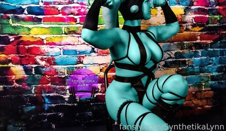 Обнаженная фотография утечки OnlyFans от Synthetika Lynn