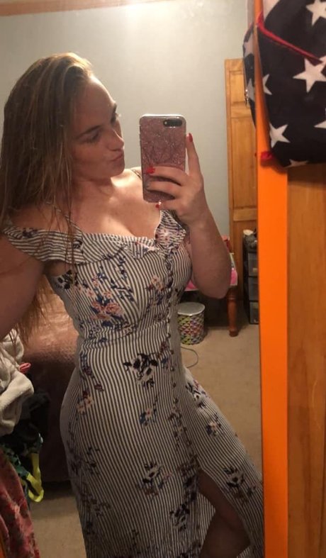 Photo nue de fuite OnlyFans de Raelyne Summeier