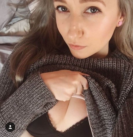 Naken lekkede OnlyFans-bilde av Vixylixxx