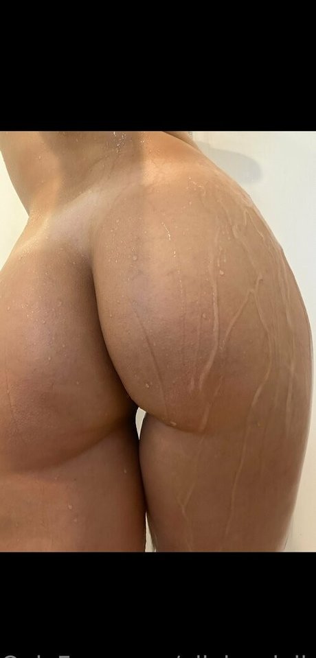 Alasti lekkinud OnlyFans-i pilt Oliviaaivilo