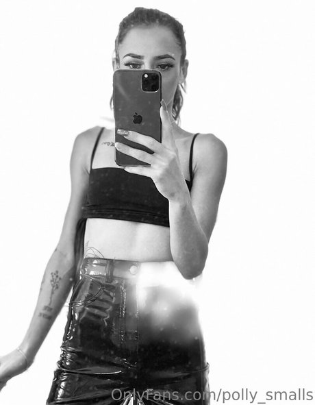 Nahá fotka uniklých OnlyFans od Pollysmalls