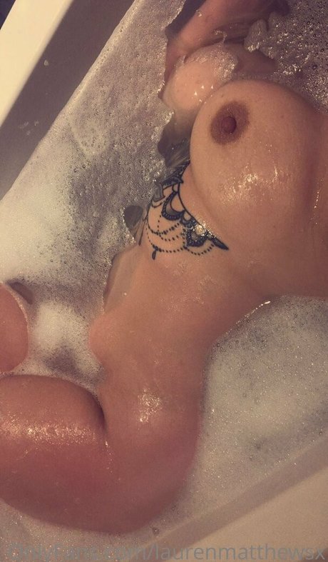 Naken lekkede OnlyFans-bilde av Laurenmatthewsx