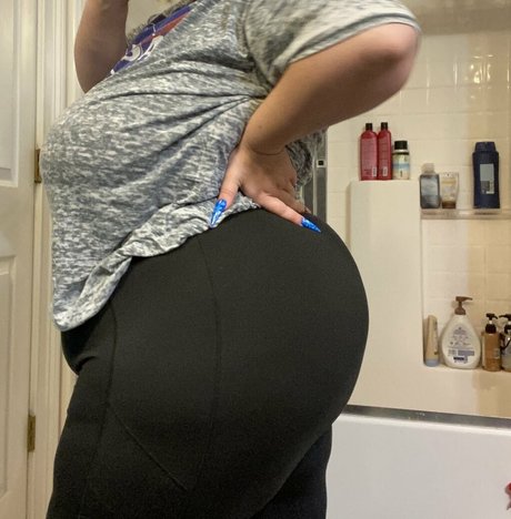 Fatbae OnlyFans泄露裸照