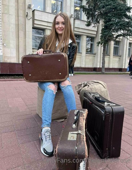 Naken lekkede OnlyFans-bilde av Helenlittlerose