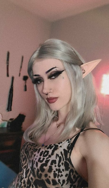 Nahá fotka uniklých OnlyFans od Sabrinadraconiafree