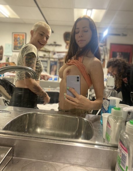 Foto di nudo di fuga di OnlyFans di Lana Michaels