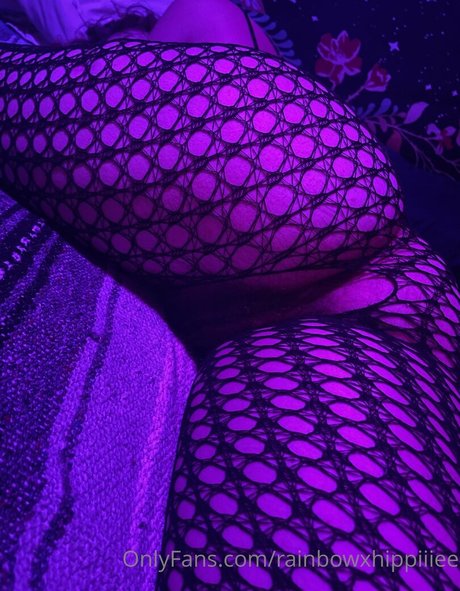 Обнаженная фотография утечки OnlyFans от Rainbowxhippiiiee