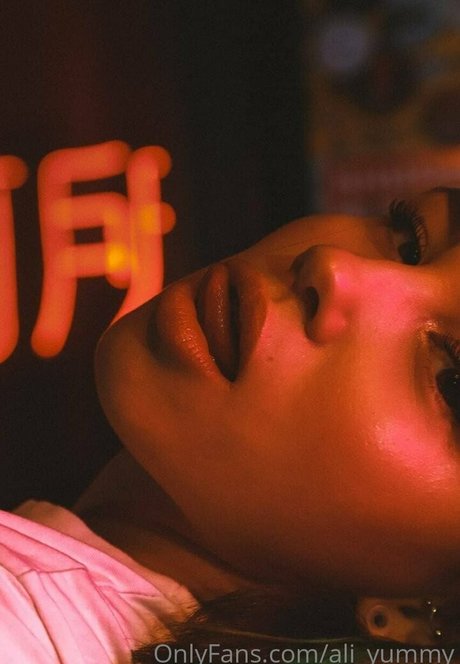 Naken läckt OnlyFans-bild av Aliyummy