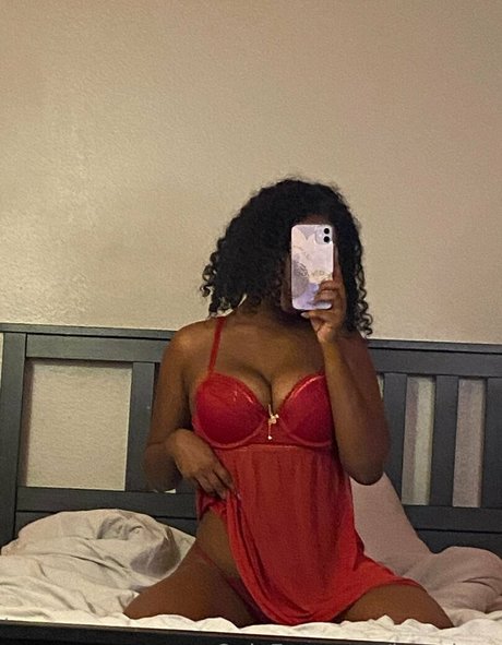 Nahá fotka uniklých OnlyFans od Lunaioxo