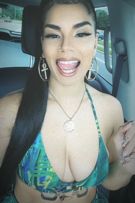 Naken lekkede OnlyFans-bilde av Myverse