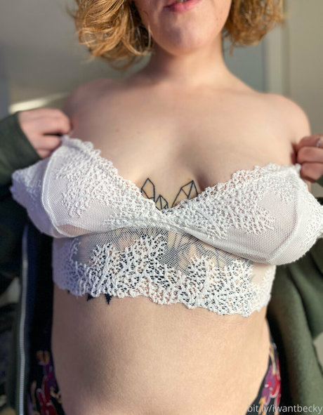 Naken lekkede OnlyFans-bilde av Beckyfree