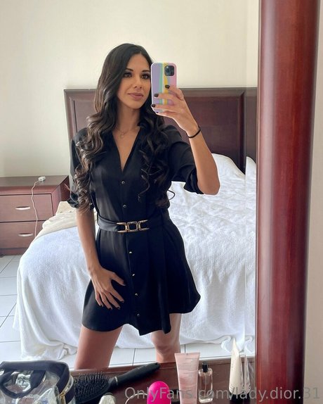 Naken lekkede OnlyFans-bilde av Ladydior31