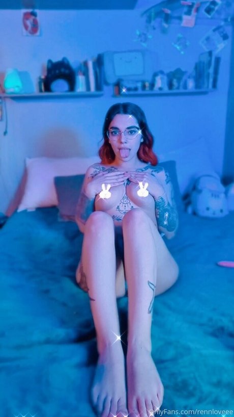 Naken lekkede OnlyFans-bilde av Rennloveee