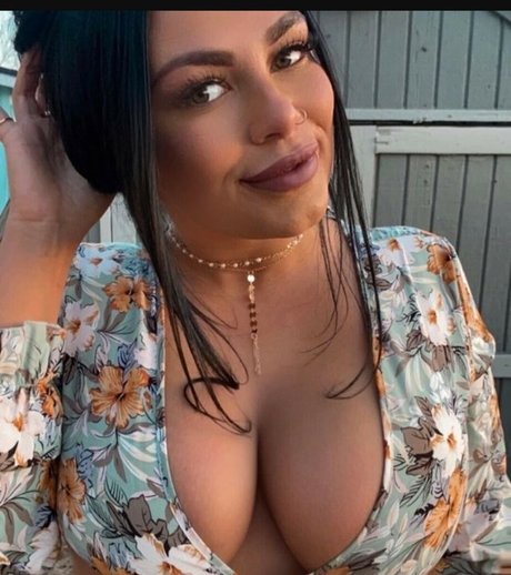 Naken lekkede OnlyFans-bilde av Desdearmon