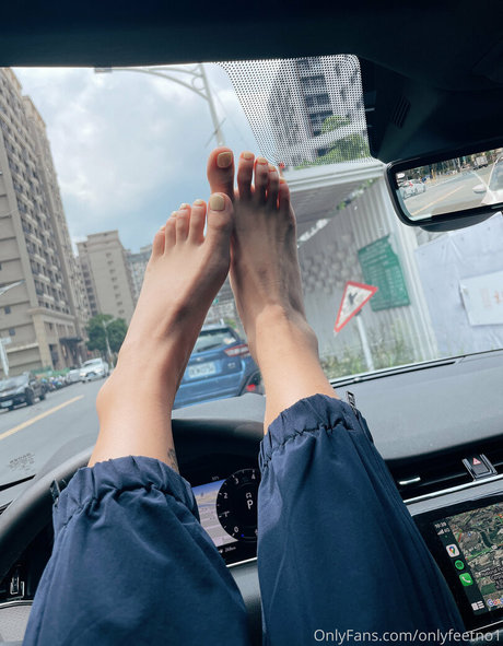Naken läckt OnlyFans-bild av Onlyfeetno1