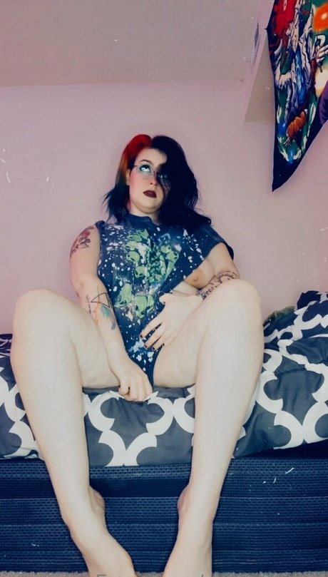 Naakte gelekte OnlyFans-foto van Mommyhill