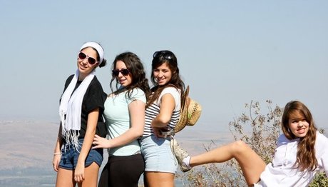 Lior A