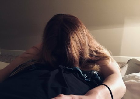 Naken lekkede OnlyFans-bilde av Momsdoor