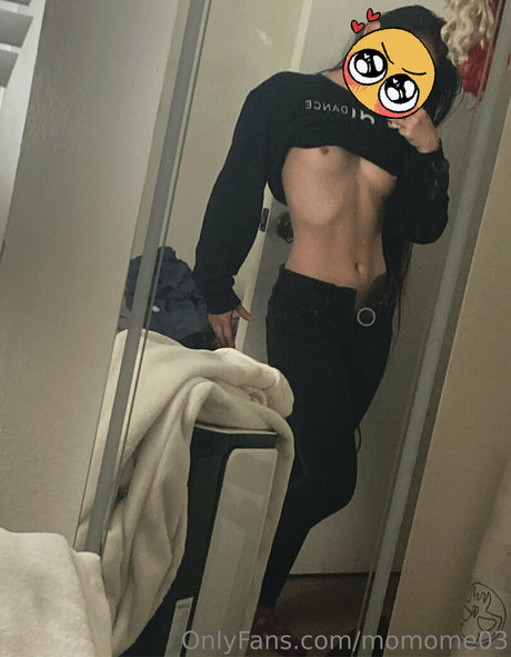 Momome03 OnlyFans泄露裸照