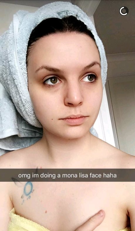 Naken läckt OnlyFans-bild av Emma Blackery
