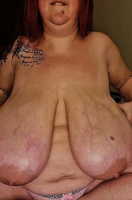 Обнаженная фотография утечки OnlyFans от Kelly K Cups