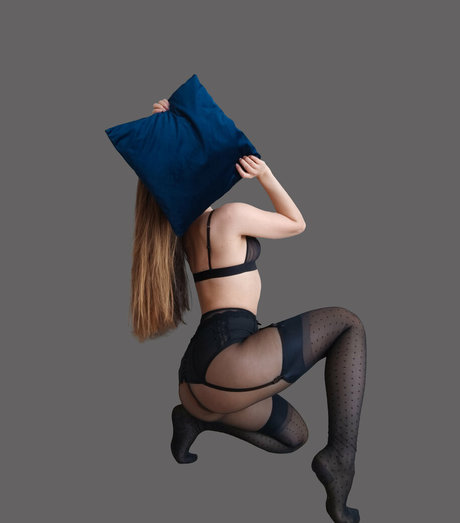 Alasti lekkinud OnlyFans-i pilt Bellavids