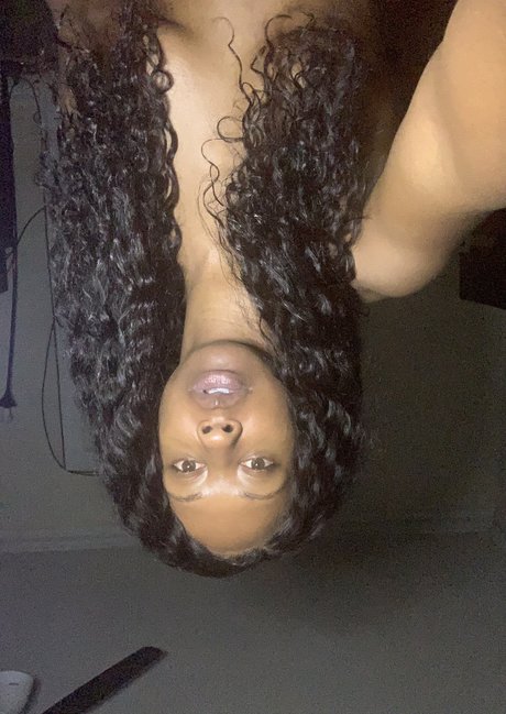 Nahá fotka uniklých OnlyFans od Wetkandy