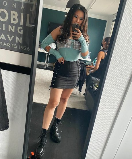 Yinsu Collins OnlyFans 유출 누드 사진