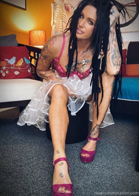Naken lekkede OnlyFans-bilde av Immistressraven