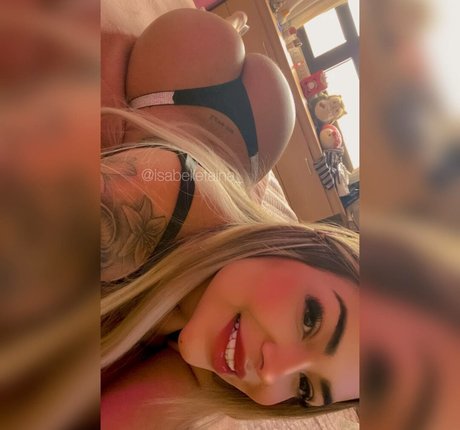 Naken lekkede OnlyFans-bilde av Isatainaa
