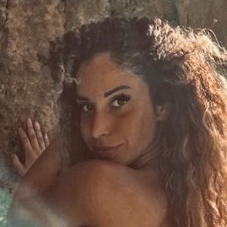 Naken lekkede OnlyFans-bilde av Miiaroma2