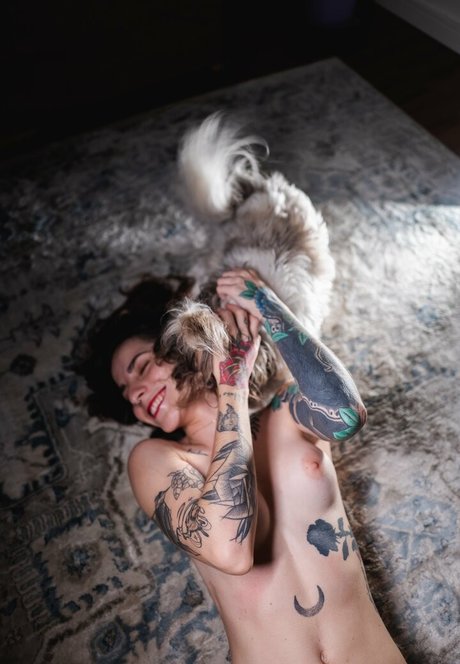 Alasti lekkinud OnlyFans-i pilt Thata