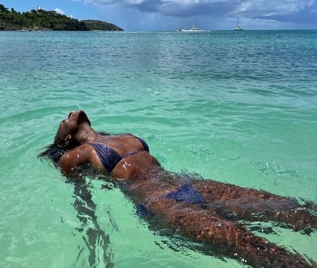 Nøgent lækket OnlyFans-billede af Dina Asher Smith