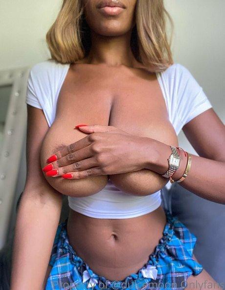 Naken lekkede OnlyFans-bilde av Thesecretmoon