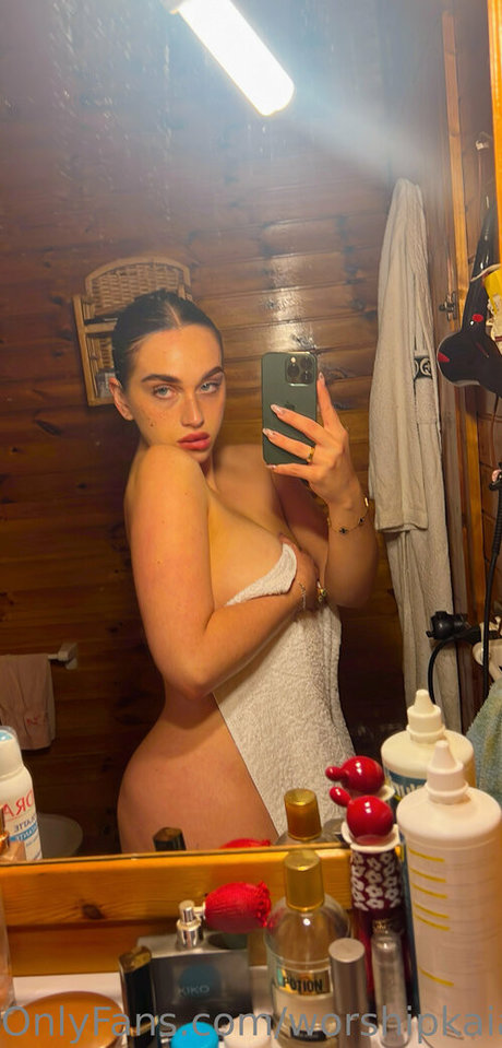 Naken läckt OnlyFans-bild av Worshipkaia