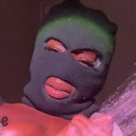 Nahá fotka uniklých OnlyFans od Realeshamae