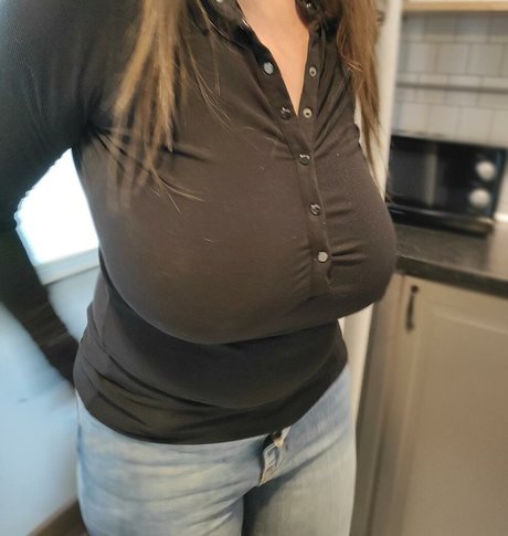 Naken lekkede OnlyFans-bilde av Maria Marine