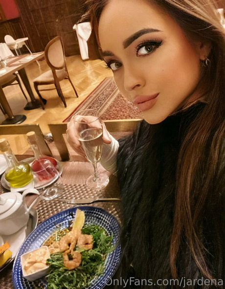 Naken läckt OnlyFans-bild av Jardena