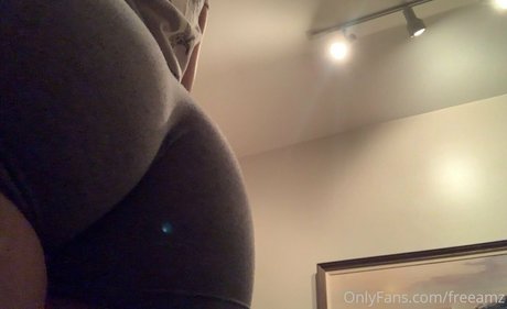Naken lekkede OnlyFans-bilde av Freeamz