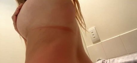 Naken lekkede OnlyFans-bilde av Mikayla Hamilton