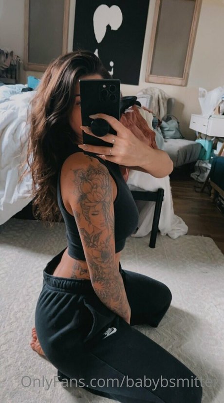 Naken lekkede OnlyFans-bilde av Babybsmitten