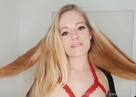 Naken läckt OnlyFans-bild av Sweetmiaxxx