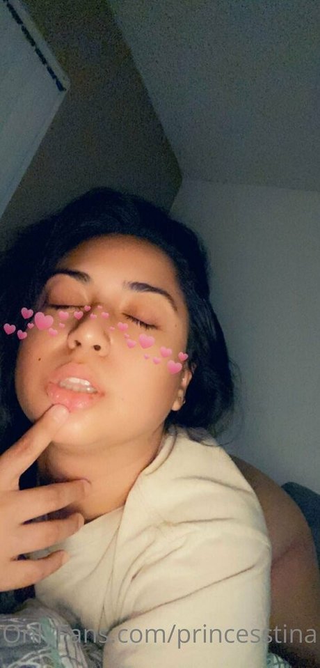Nahá fotka uniklých OnlyFans od Princesstina