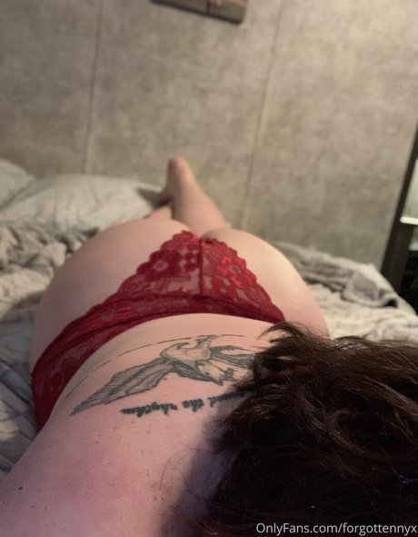 Nahá fotka uniklých OnlyFans od Forgottennyx