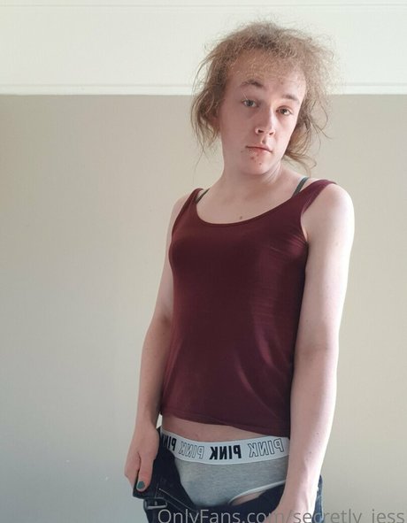 Naken lekkede OnlyFans-bilde av Secretlyjess