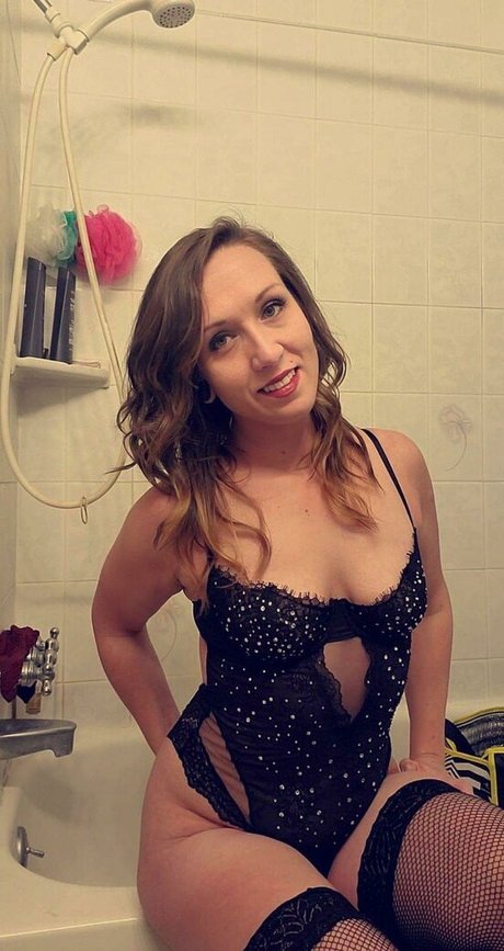 Naken lekkede OnlyFans-bilde av Infernal Aphrodite