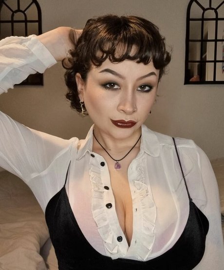 Alaston vuotanut OnlyFans-kuva Xalexaddams