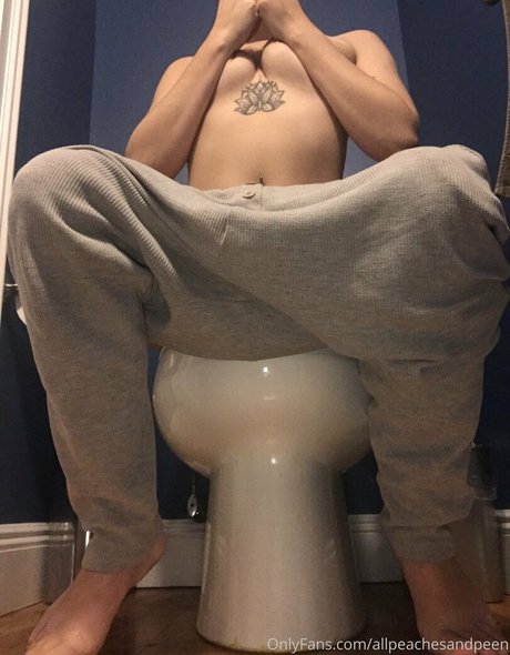 Photo nue de fuite OnlyFans de Peachcreamzzz